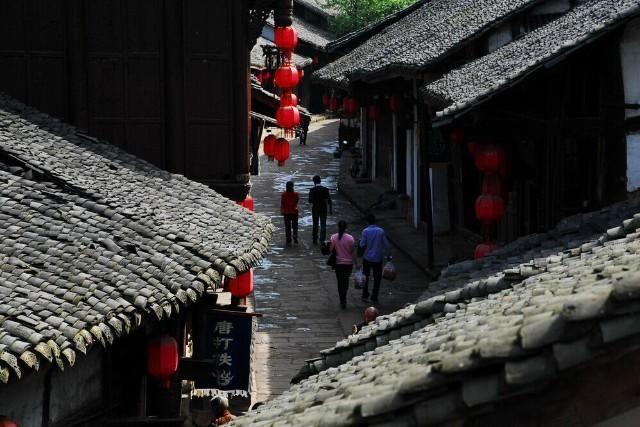 给孩子这样喂奶喂出地包天,孩子长大埋怨,宝妈真是有口难言